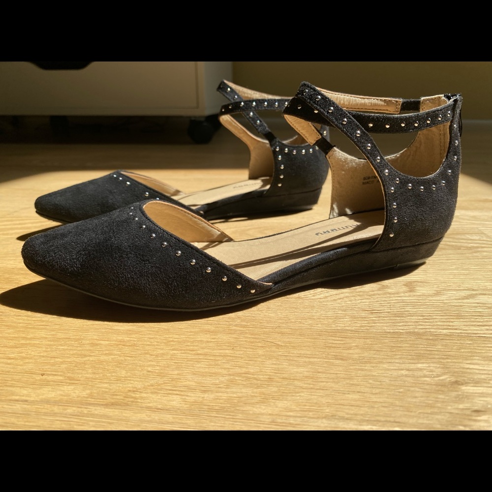 CL Chinese Laundry Black Suede Studded Flats Ankle Strap Pointed Toe Women 8.5